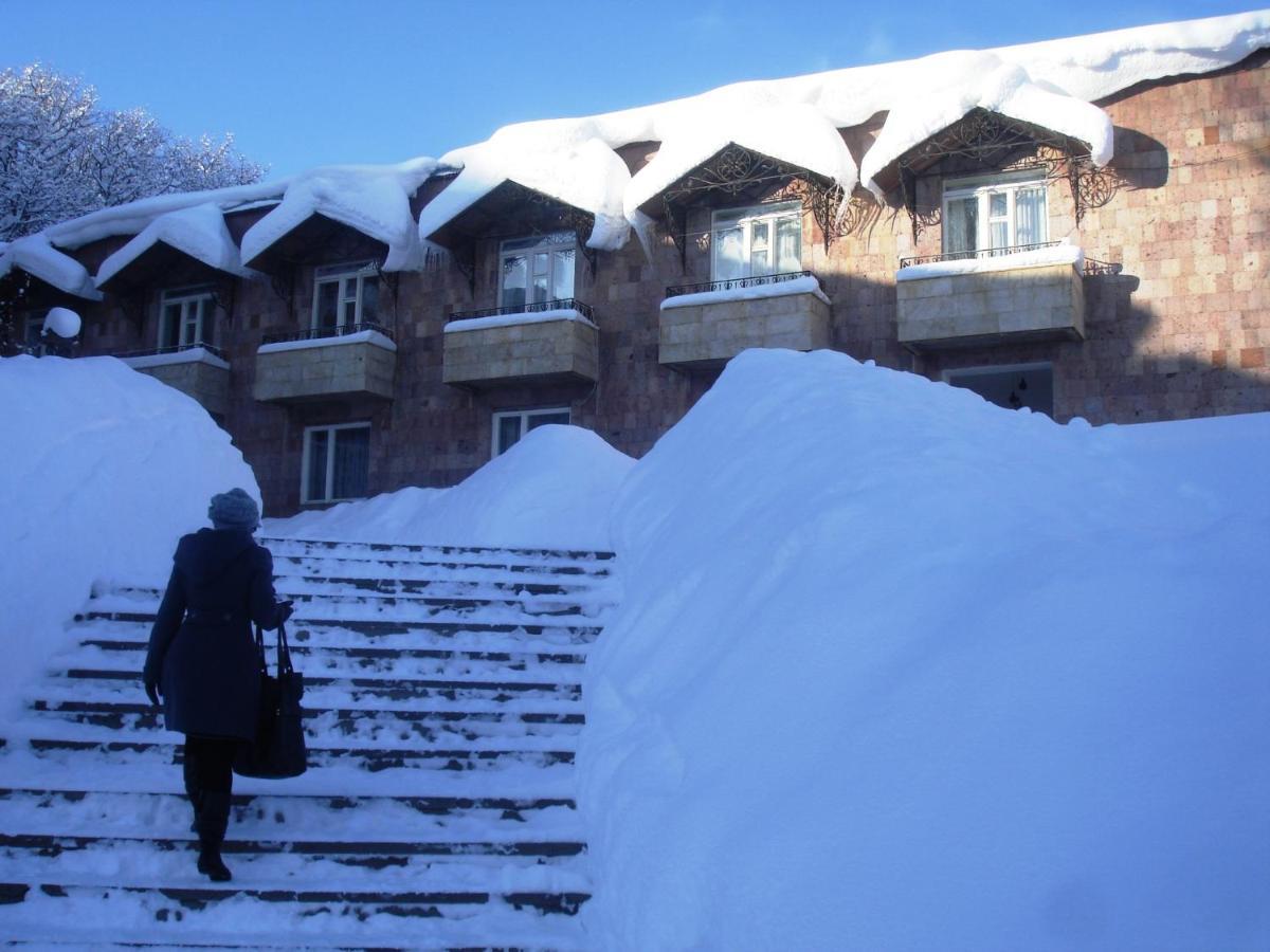 Дом Писателей Цахкадзора Hotel Exterior foto